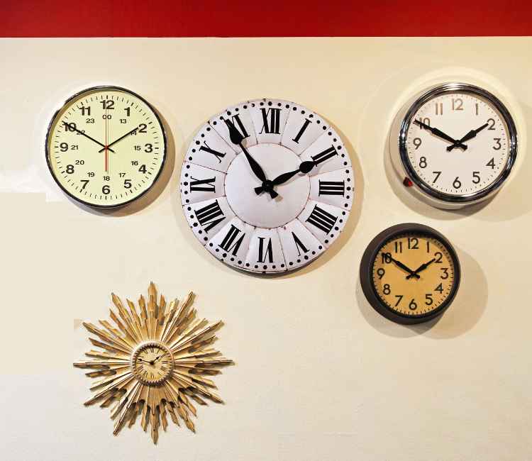 Wall Clocks 280+ Options | From ₹699