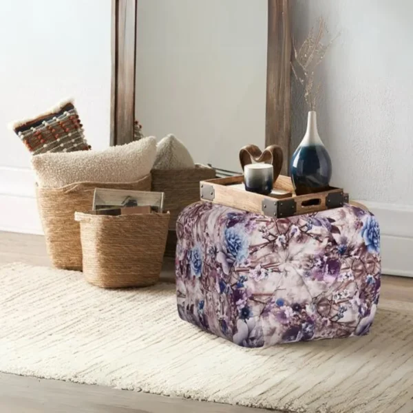 Claudia Pouffe