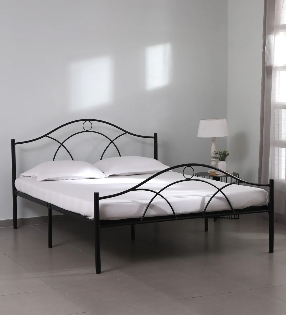 ystic Black Powder-Coated Metal Bed